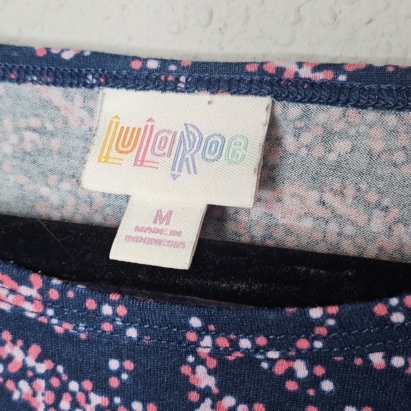 LuLaRoe Polka Dot Irma Tunic Shirt Blue Pink Size M Medium Hi Lo Hem Oversized - Picture 2 of 8